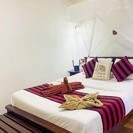 Home Away Ела Екстериор снимка