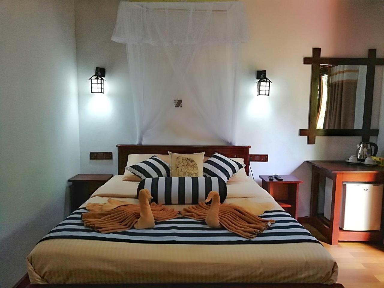 Home Away Ела Екстериор снимка