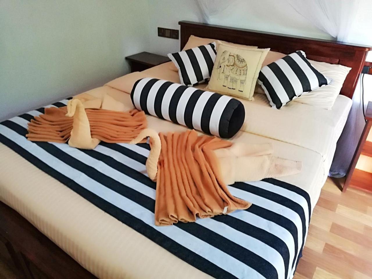 Home Away Ела Екстериор снимка