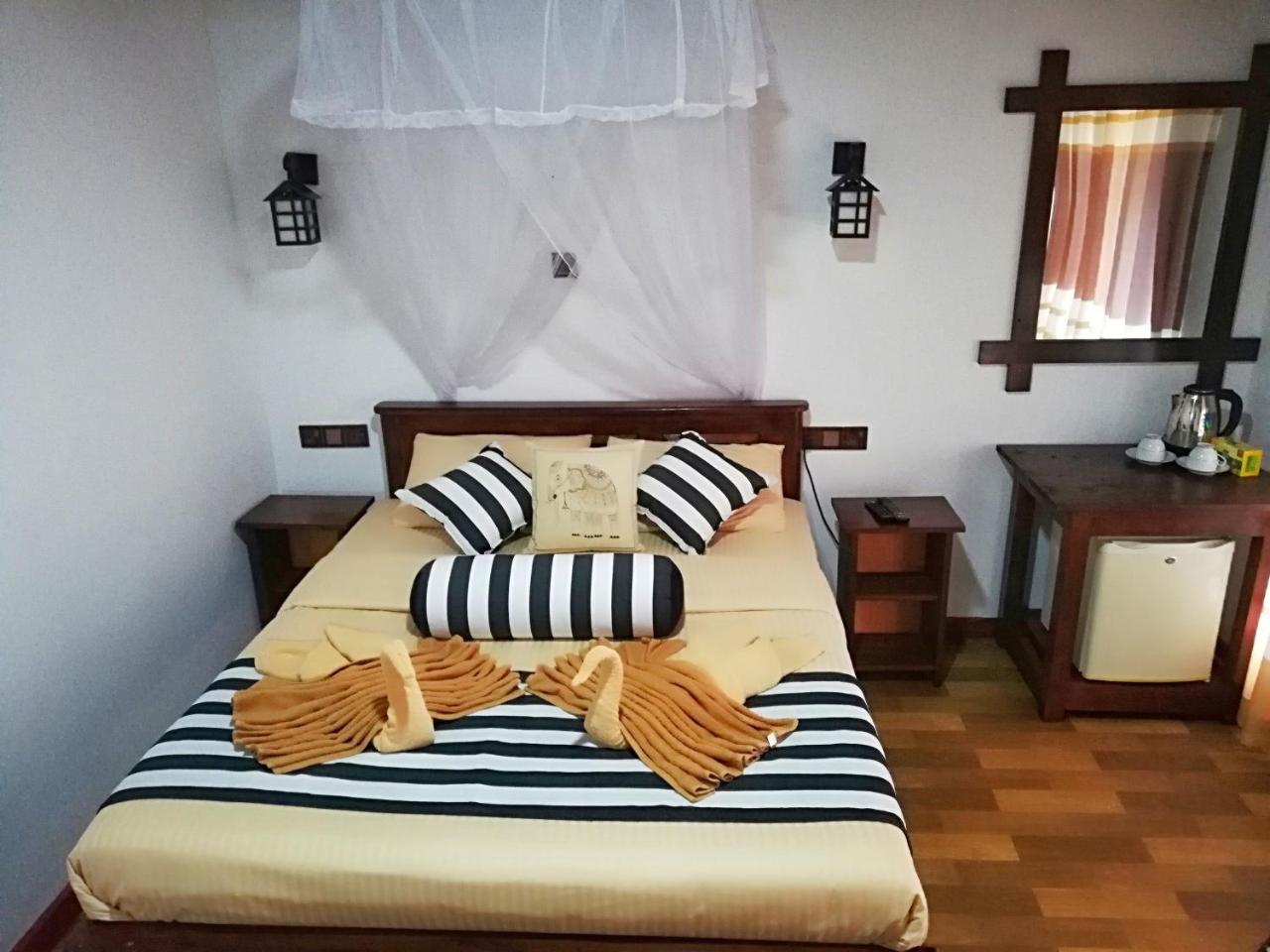 Home Away Ела Екстериор снимка
