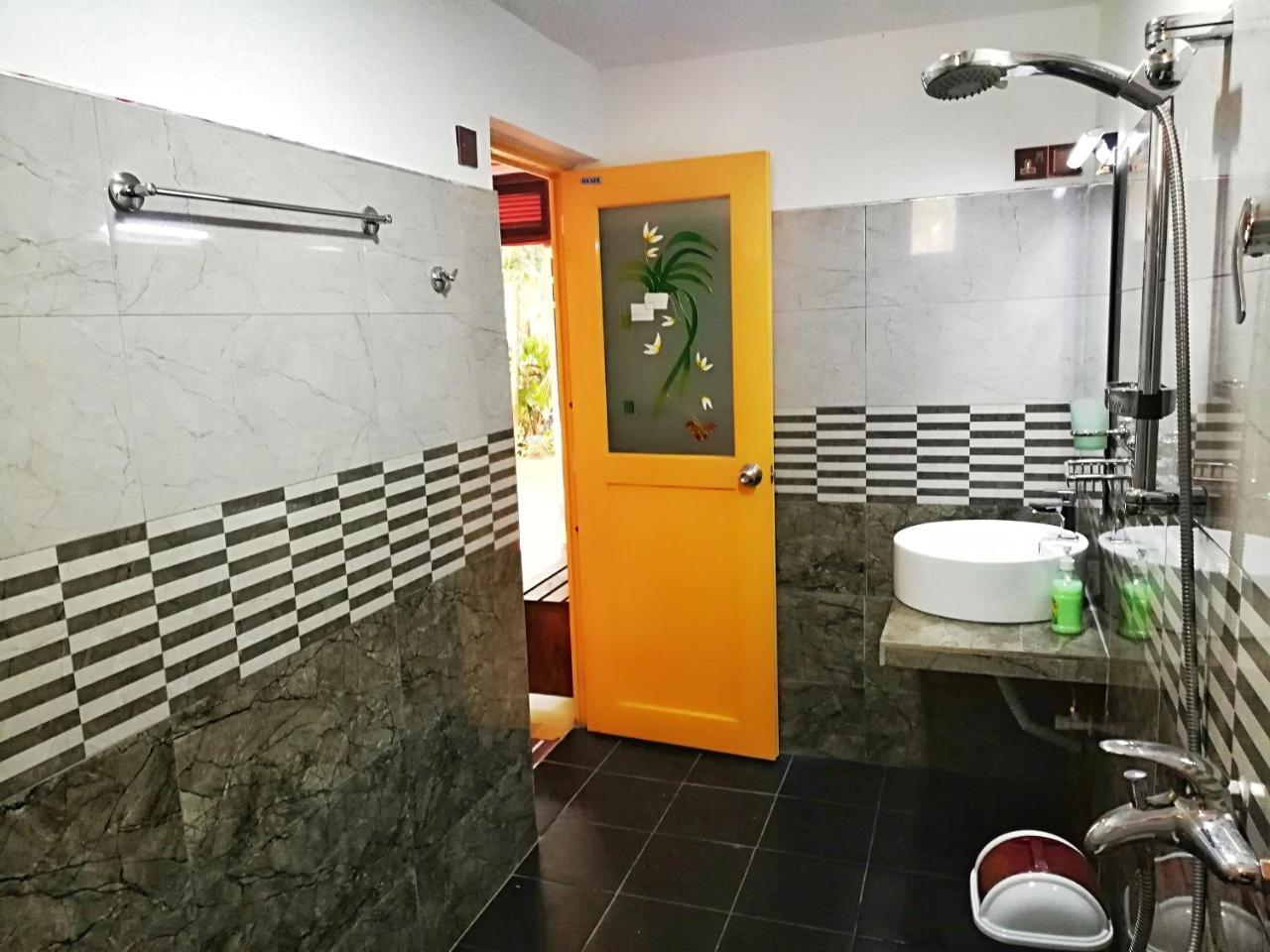 Home Away Ела Екстериор снимка