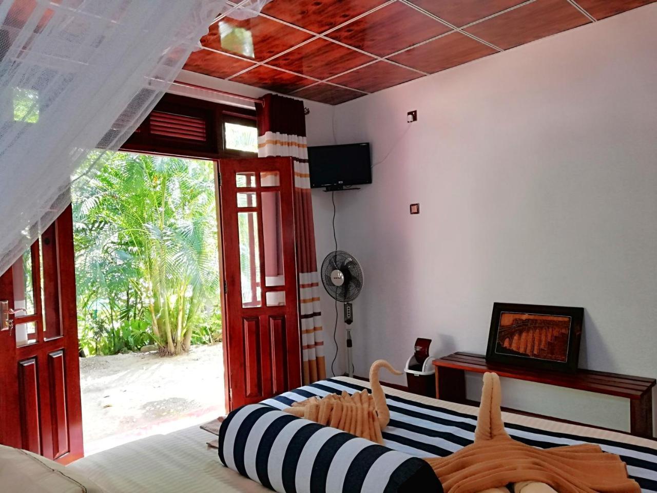Home Away Ела Екстериор снимка