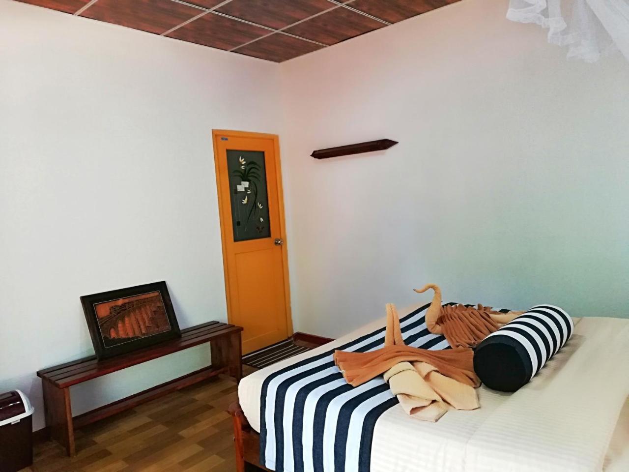 Home Away Ела Екстериор снимка